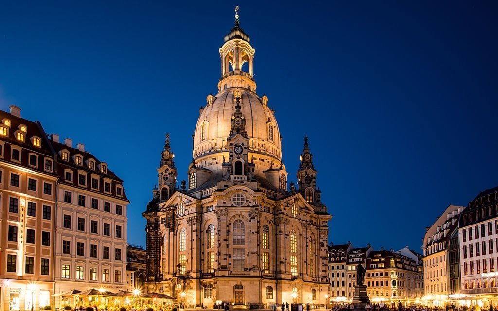 Foto der Frauenkirche in Dresden bei Nacht